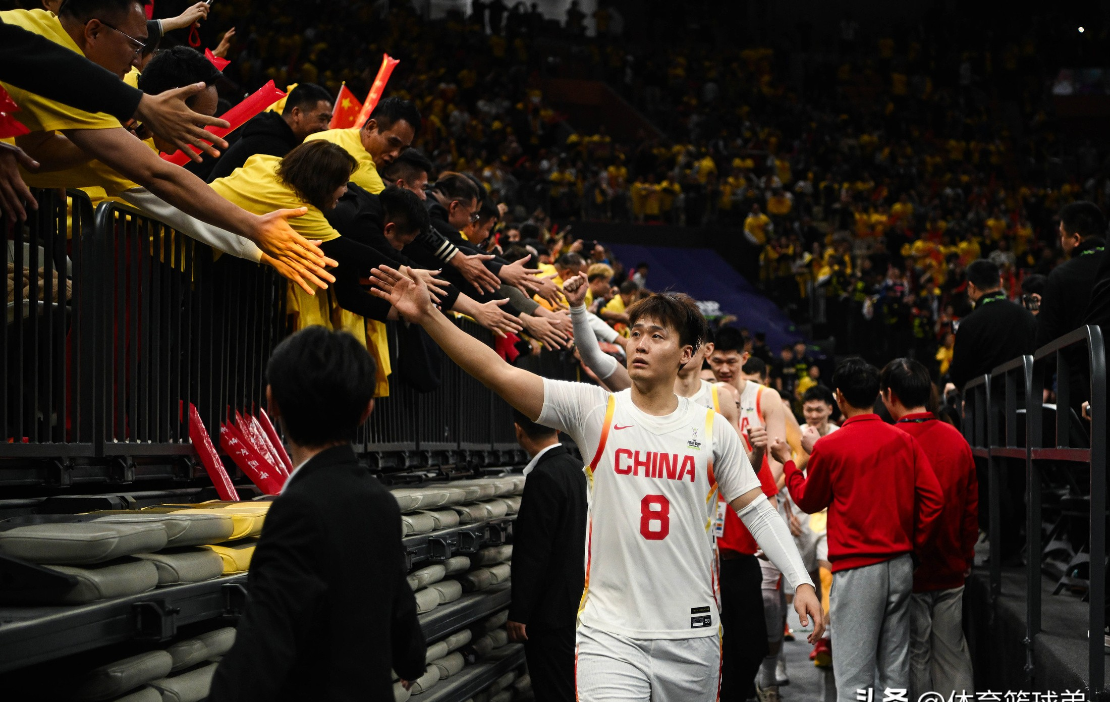 米乐-浙江队临场应变备战社区盾广厦男篮造点机会备战英超，现场解说直呼：西亚卡姆在SKT比赛中悬念迭起的简单介绍