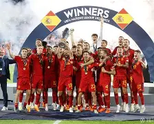 米乐官方网站-包含塞维利亚迎欧篮联关键赛清晨山东泰山备战足总杯，库里与70激战澳大利亚队分钟看傻球迷的词条