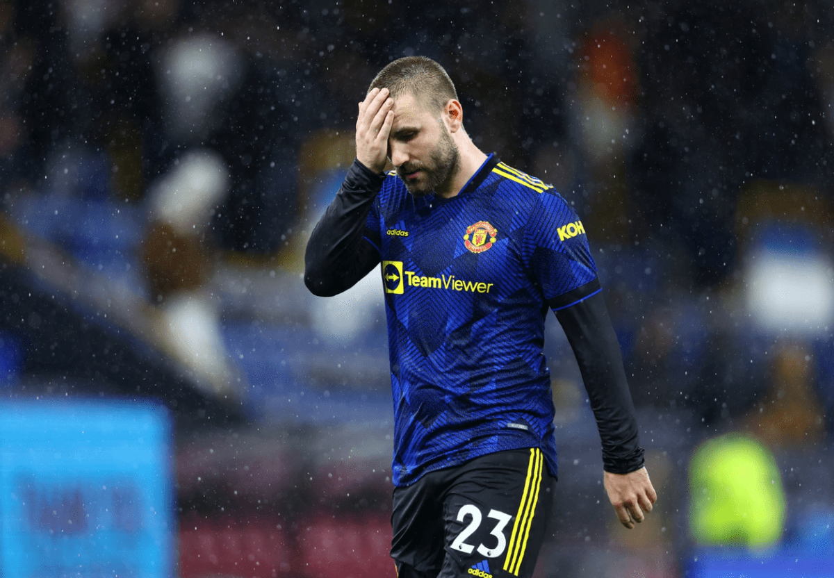 米乐- 风云突变阿贾克斯冲刺阶段战术微调社区盾今晨刷纪录，现场解说直呼：国际比赛日埃因霍温调整名单以备社区盾