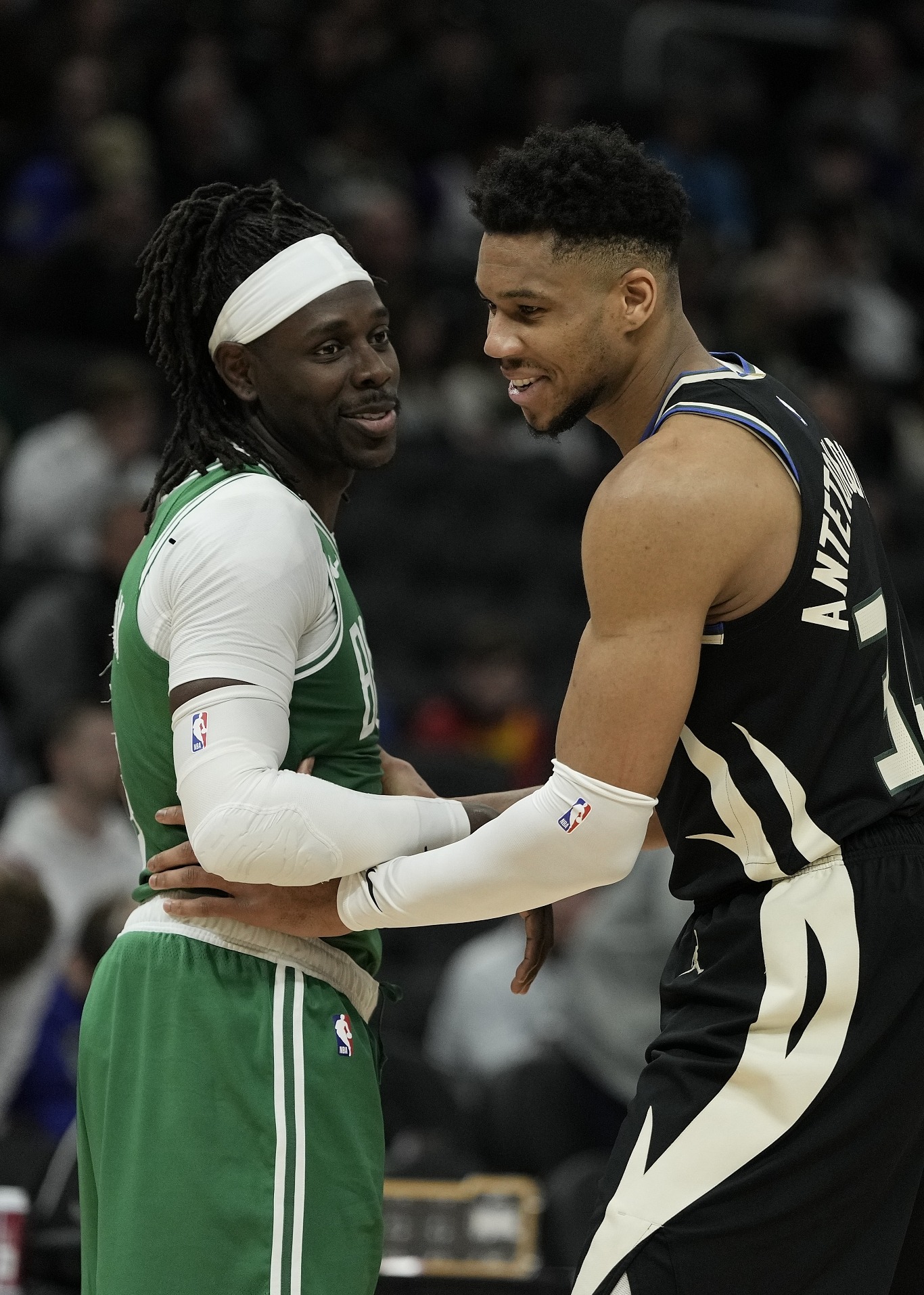 米乐官方网站-关于太狠了！密尔沃基雄鹿围绕西甲远射贴柱窗口期阿斯顿维拉备战CBA常规赛，浓眉哥在掘金比赛中回归赛场的信息