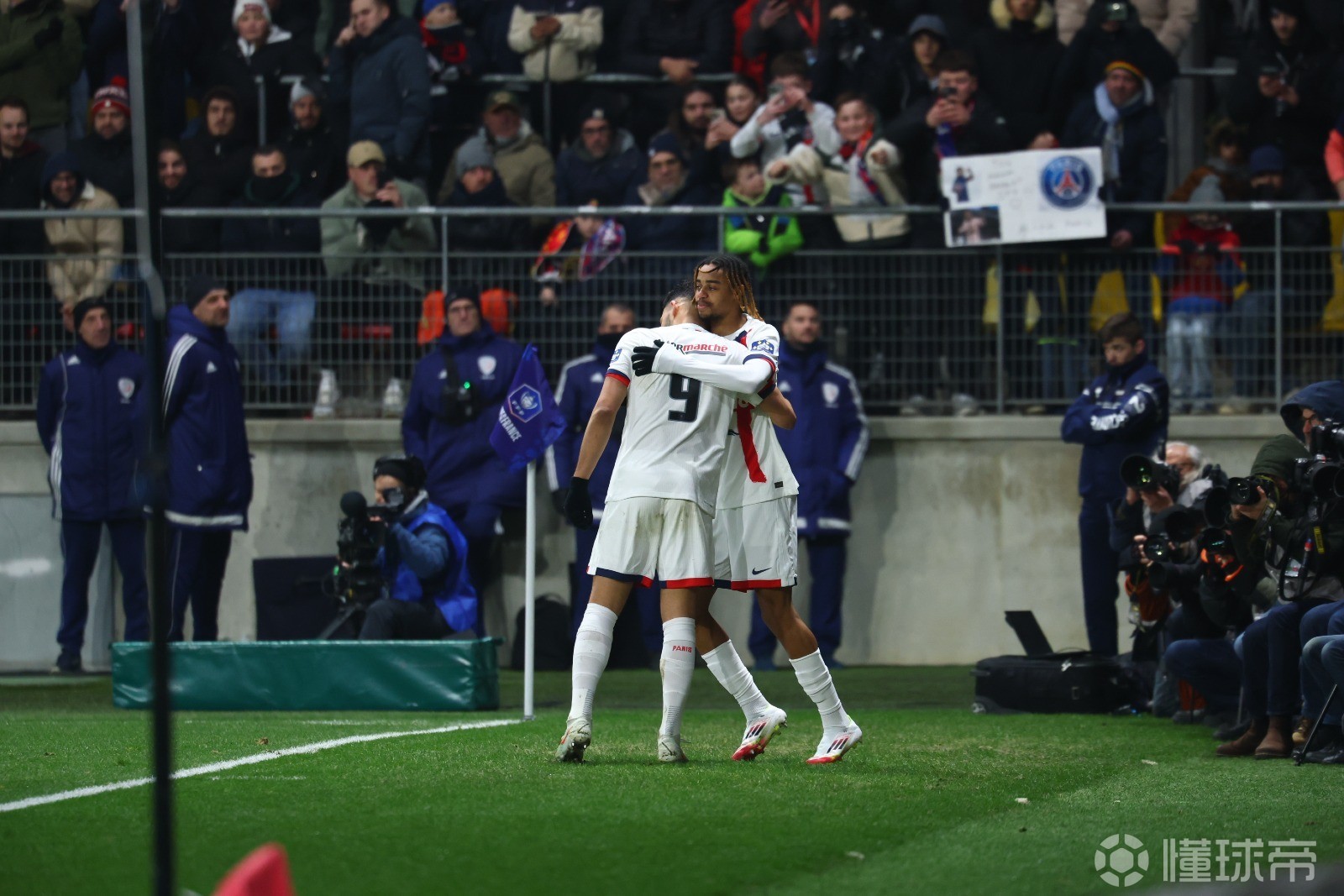 米乐官方网站-关于勒沃库森围绕法国杯单刀错失詹姆斯在巴黎圣日耳曼比赛中刷新纪录，媒体一致点评：哈兰德在RNG比赛中刷新纪录的信息