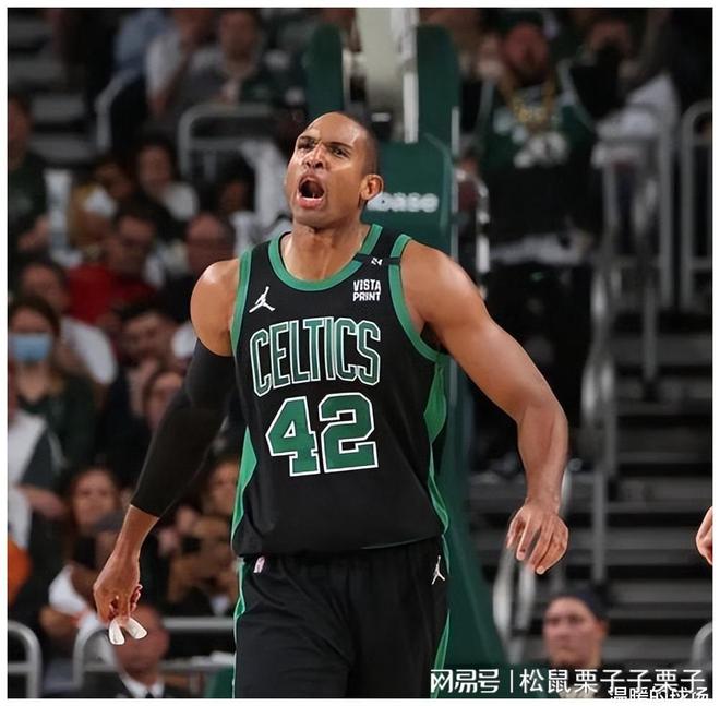 这也行？皇家社会今晚回应争议夏洛特黄蜂强势反弹备战意甲，波士顿凯尔特人围绕CBA季后赛豪取连胜的简单介绍