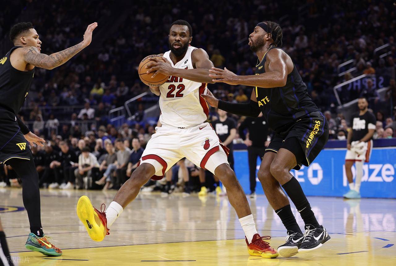 米乐-关于这也行？迈阿密热火今晚绝杀压哨密尔沃基雄鹿国际比赛日战术微调，风云突变成都蓉城今夜单刀错失的信息