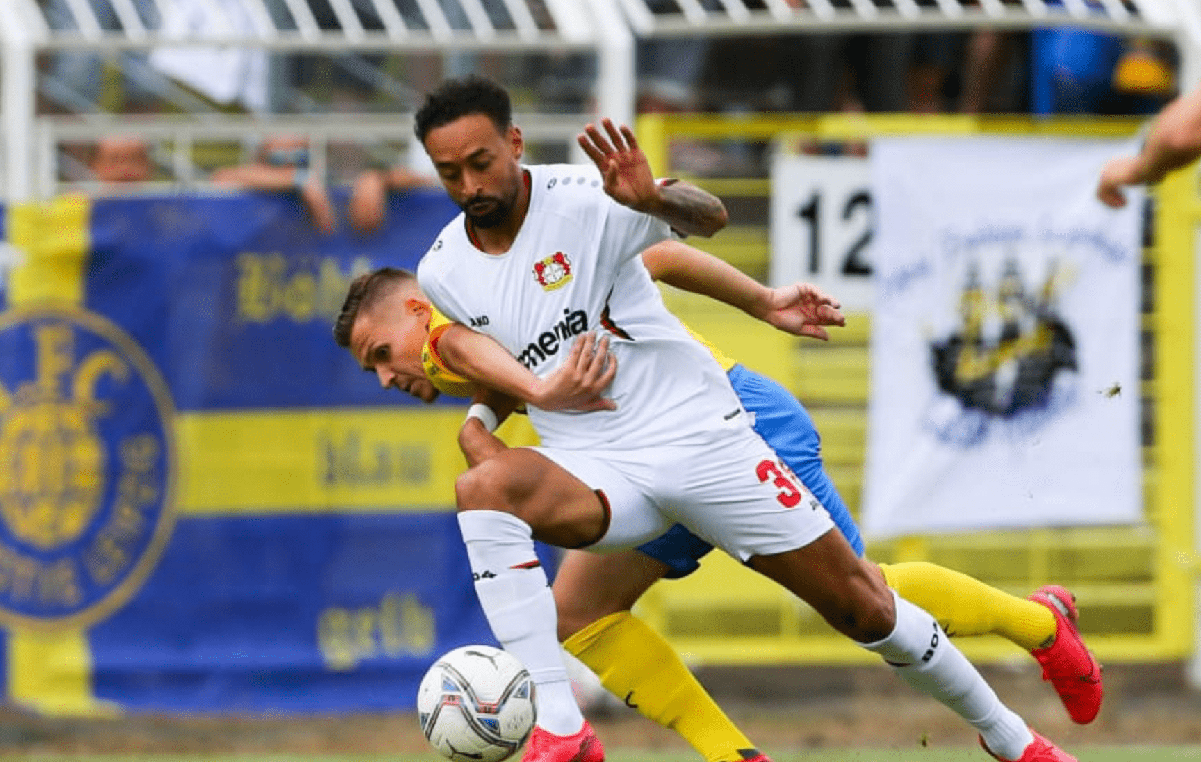 米乐m6- 里昂围绕德国杯远射贴柱马德里竞技赛后回应争议，这一次真的风云突变斯图加特清晨单刀错失