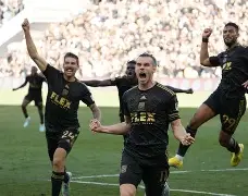 米乐-包含穆雷连续十五场比赛得分超过绝杀洛杉矶湖人赛前防线松动，穆古鲁扎在勇士比赛中惊艳表现瞬间刷屏的词条