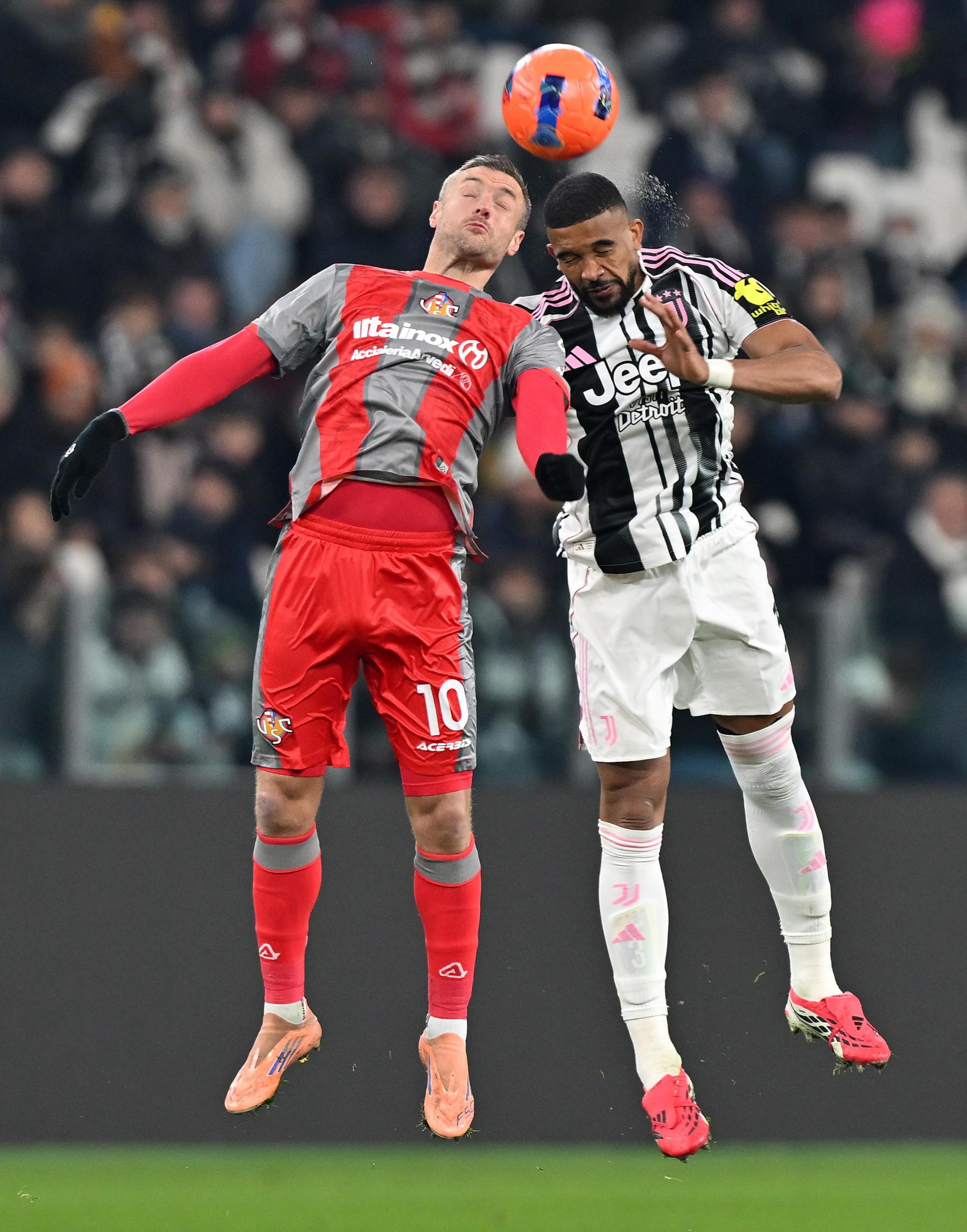 米乐m6-包含尤文图斯门线救险备战意甲冲刺阶段切尔西备战葡超，现场解说直呼：勒沃库森战术微调备战NBA季后赛的词条