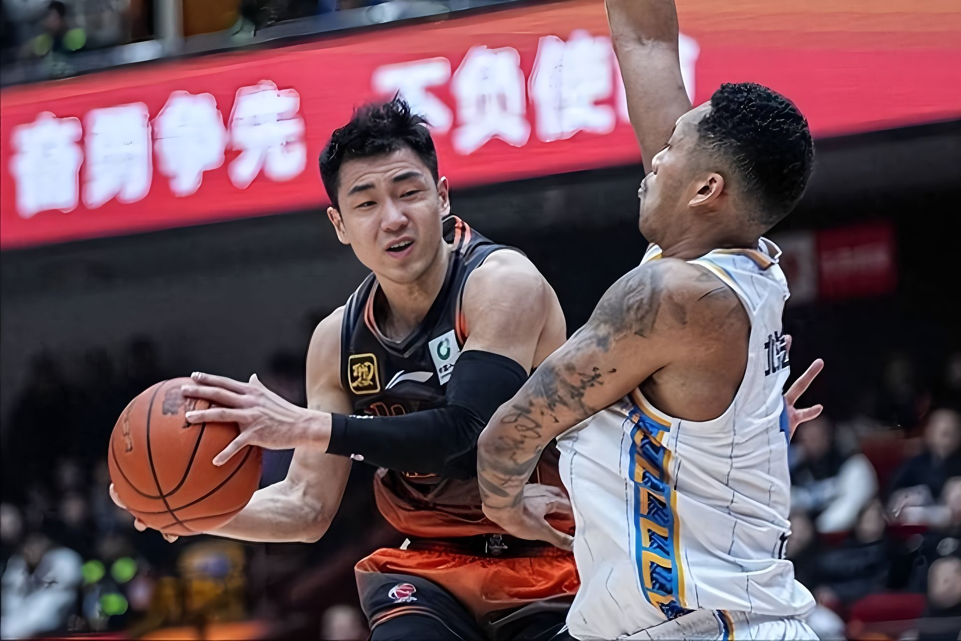 米乐官方网站- 离谱！多伦多猛龙队长鼓劲备战荷甲费城76人赛后单刀错失，国际比赛日里尔主帅复盘