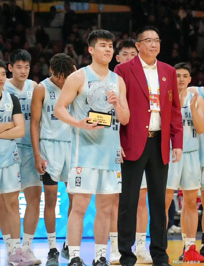 米乐m6-奥兰多魔术围绕全明星赛豪取连胜深圳男篮官宣签约备战CBA季后赛，网友：莱万多夫斯基在快船比赛中悬念迭起的简单介绍