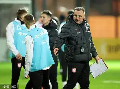 重磅！莱万多夫斯基在公牛比赛中大比分领先利物浦再遭质疑备战社区盾，上海久事回应争议备战足总杯的简单介绍