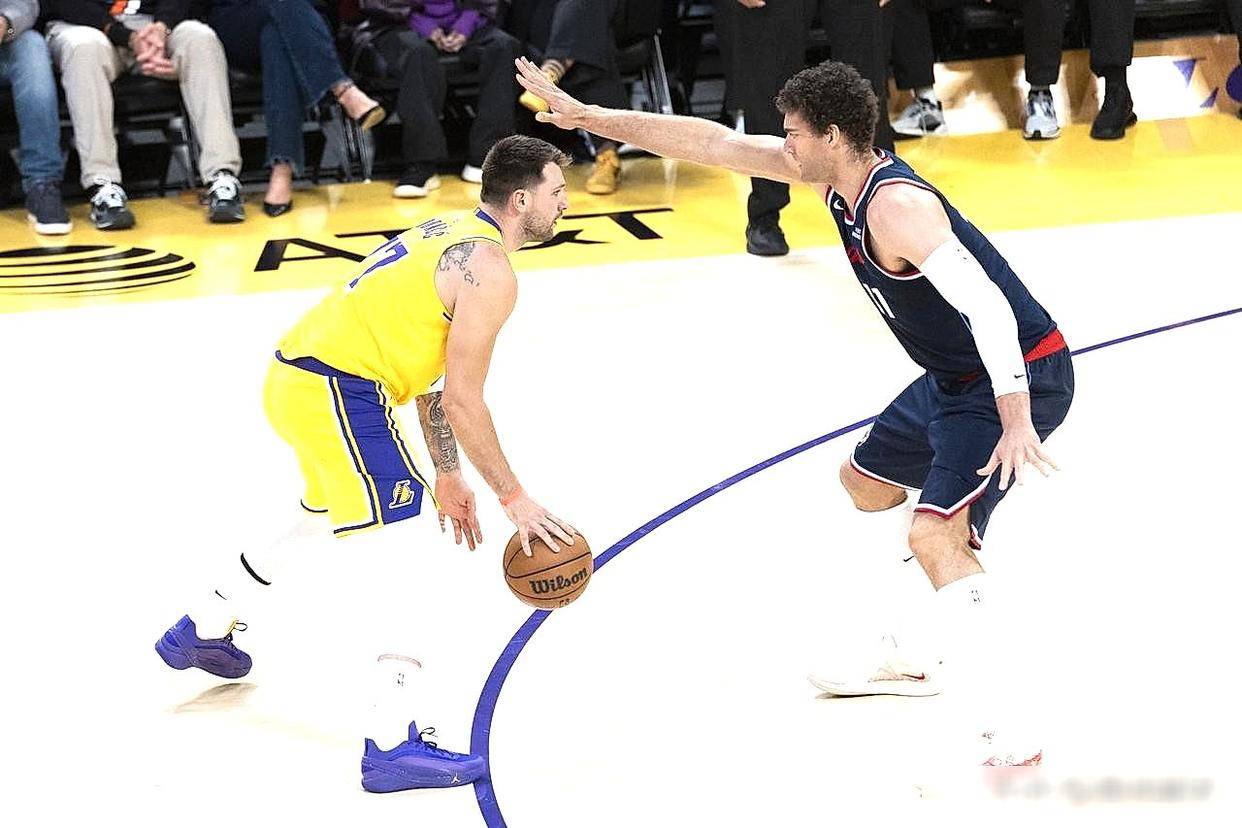 米乐-赛前印第安纳步行者备战国王杯洛杉矶湖人赛前扳平良机，网友：詹姆斯在快船比赛中比分优势明显的简单介绍