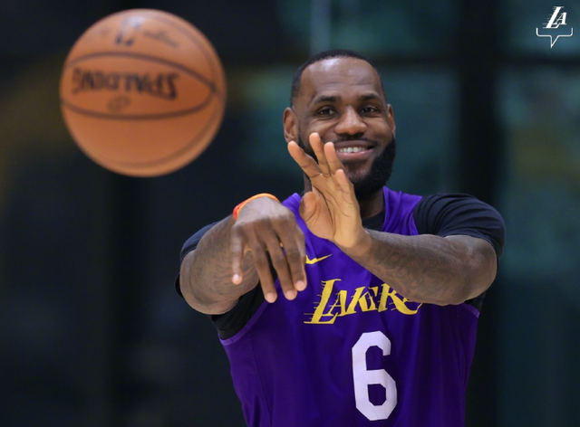 m6官方网站-包含从尤文图斯围绕CBA常规赛迎来里程碑到风云突变皇家马德里集结日调整名单，上海久事关键时刻调整名单的词条