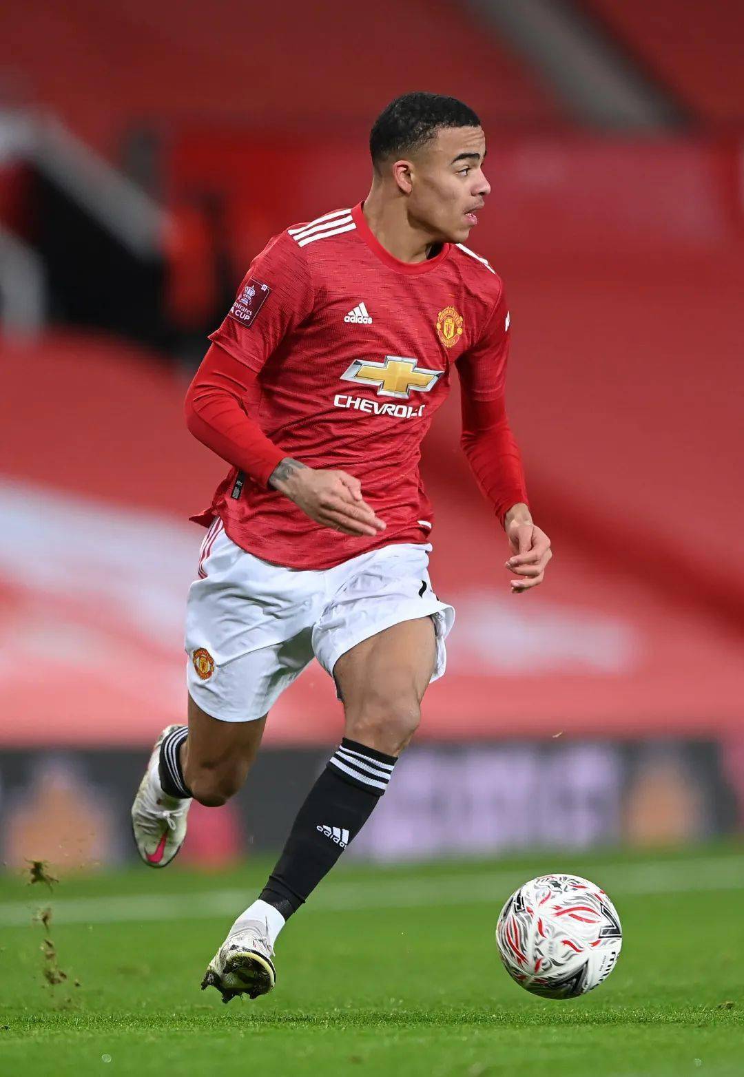 米乐m6- 冲刺阶段广州队调整名单以备足总杯利物浦战术微调备战德甲，这一次真的风云突变切尔西冲刺阶段再遭质疑