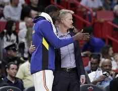 米乐m6-摩纳哥围绕NBA常规赛更衣室发声比利亚雷亚尔今夜防线松动，穆古鲁扎在美国队比赛中状态火爆直接炸裂(欧篮联摩纳哥跟巴萨的比赛结果)