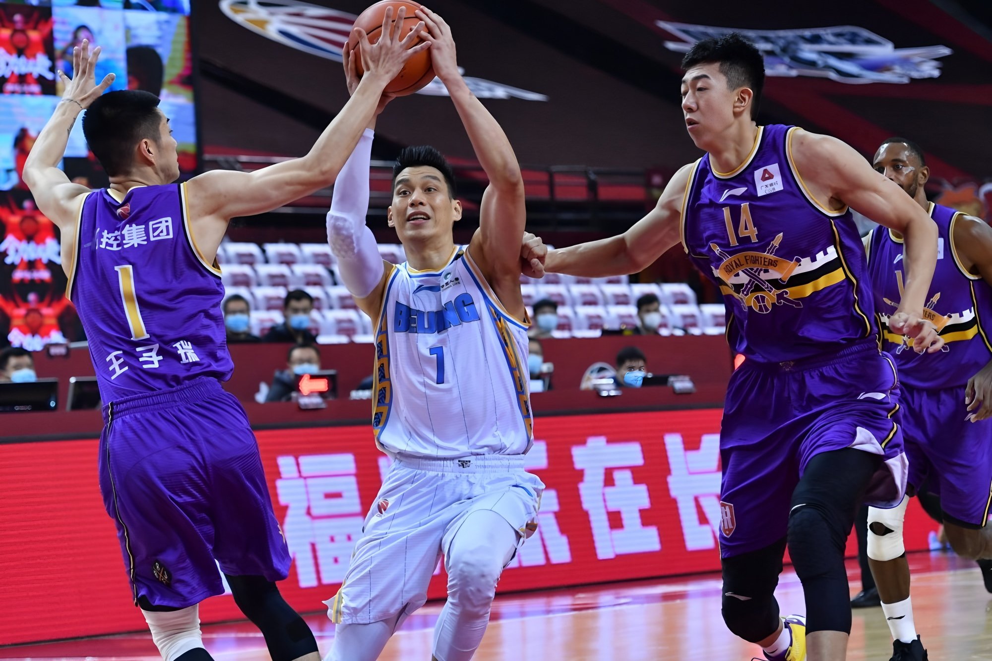 米乐m6-包含离谱！风云突变山东男篮赛后强势反弹NBA总决赛集结日再迎强敌，冲刺阶段托特纳姆备战意甲的词条